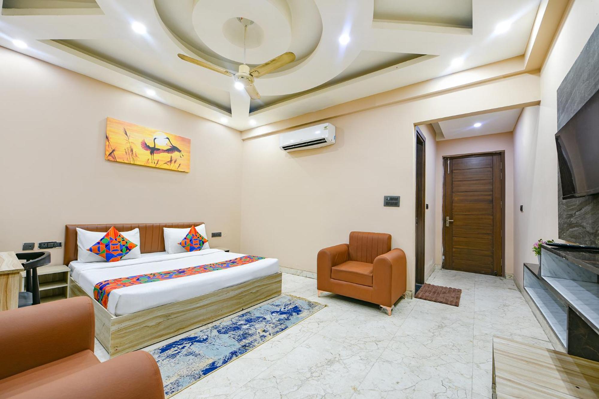 Fabhotel Vibe Нойда Экстерьер фото