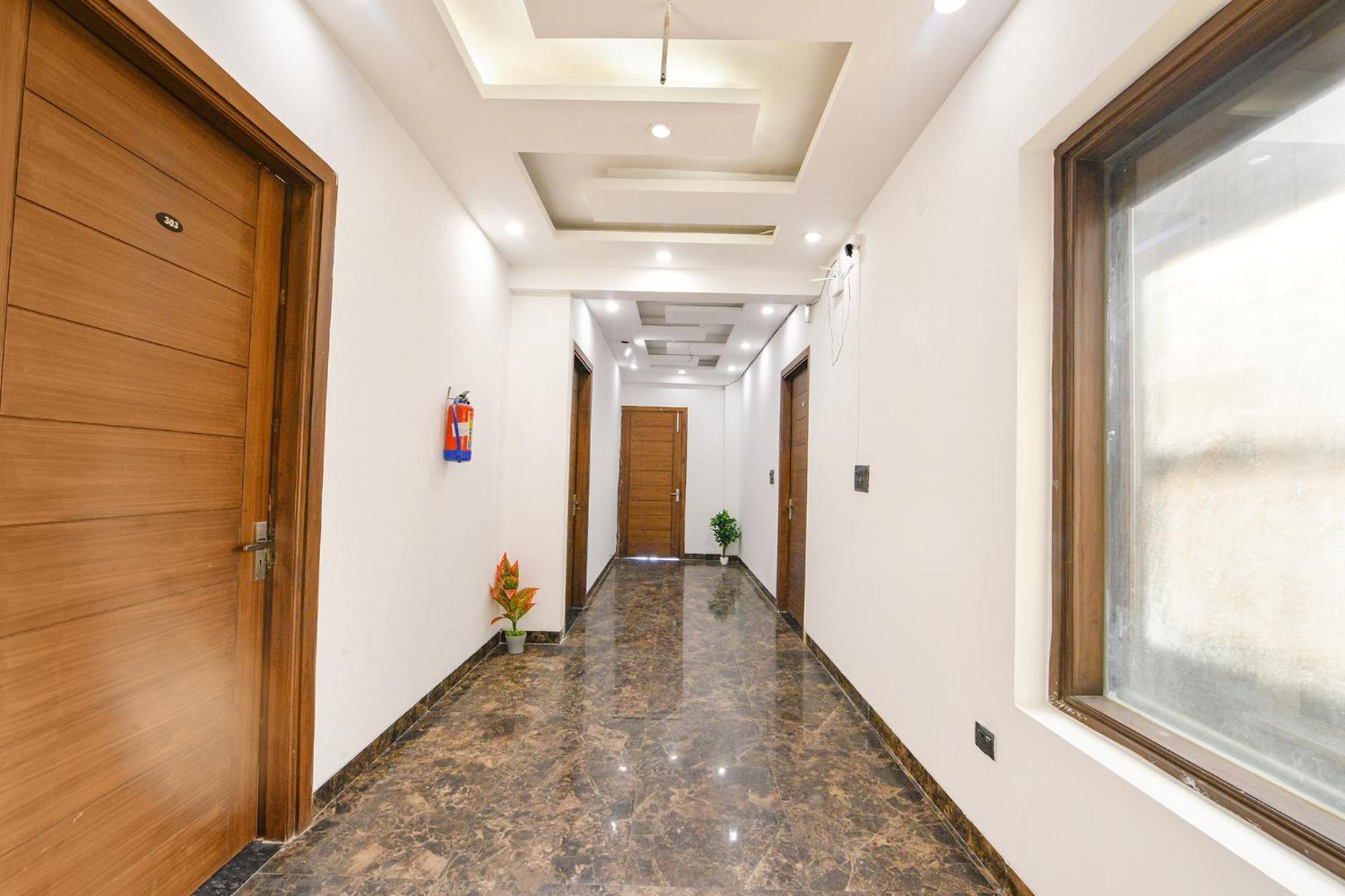 Fabhotel Vibe Нойда Экстерьер фото