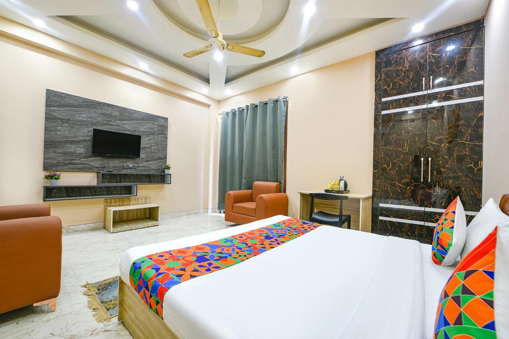 Fabhotel Vibe Нойда Экстерьер фото