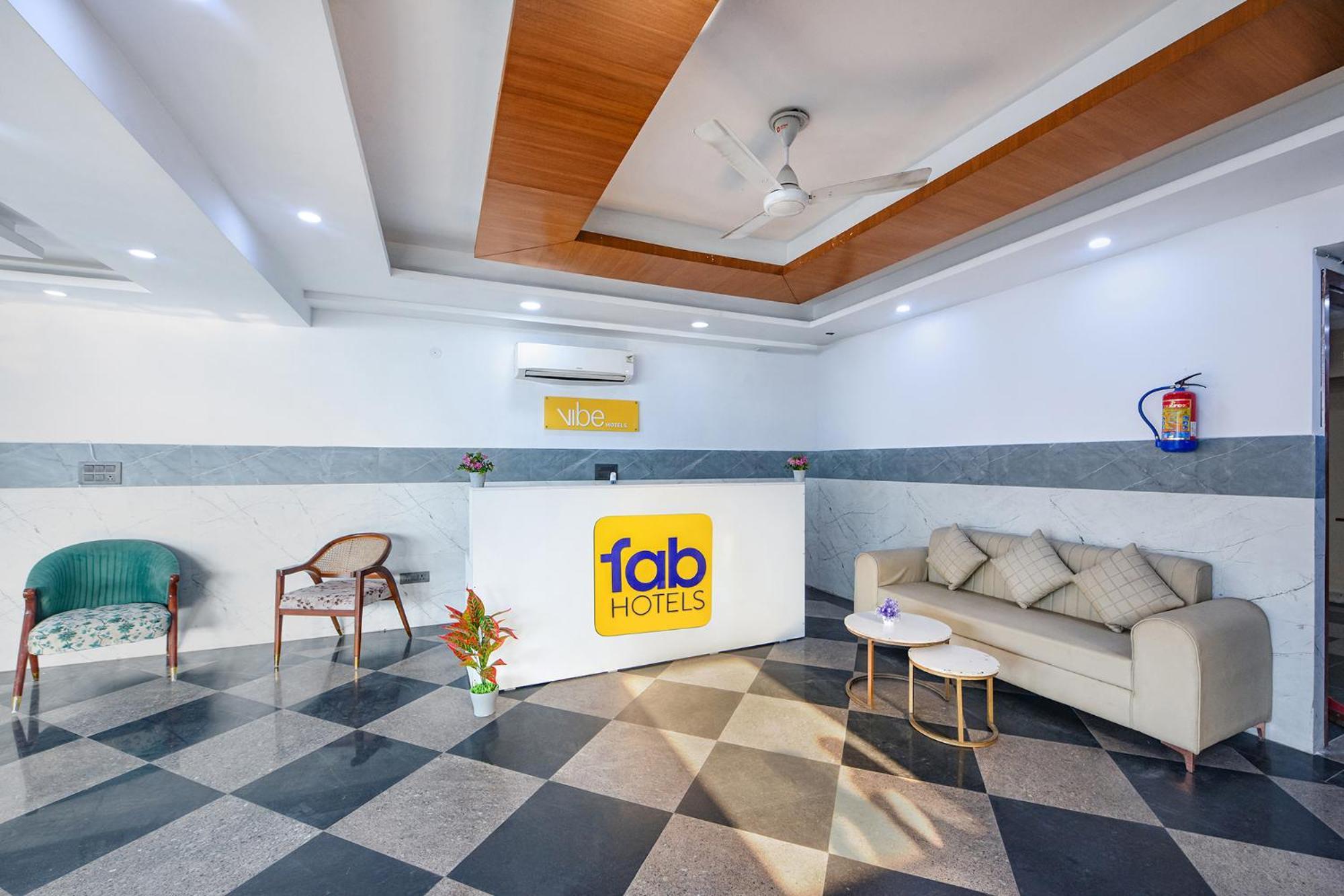 Fabhotel Vibe Нойда Экстерьер фото